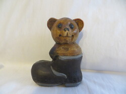 Régi antik kézzel faragott fa mackó figura csizmában 1970- 1980