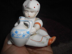 ZSOLNAY KORSÓS ANNUSKA figura