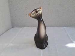 Art-deco jelzett cica