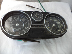 Mercedes Benz W114 műszerfal (677)