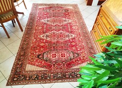 ÁLLATÁBRÁZOLÁSOS KAUKÁZUSI MINTÁS MOKETT FALISZŐNYEG - 155x265 CM !!