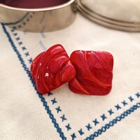 Retro műanyag mutatós élénk piros klipsz