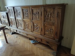 Faragott szekreny és komod