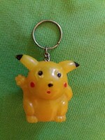 Retro trafikáru bazáráru fém /plasztik kulcstartó POKEMON PIKACHU figurás a képek szerint 1.