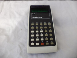 Qualitron 1444 retro zsebszámológép (1490)