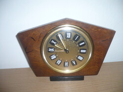 Régi retro felhúzós asztali ébresztő óra