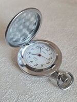 Chaika Quartz dúsan cizellált szovjet zsebóra