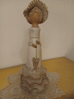 Győrbíró Enikő, Fodros ruhás lány kerámia