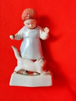 Pajzspecsétes Zsolnay Sinkó A. cicával játszó kislány / Annuska porcelán figura