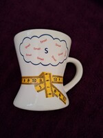 "Diétás" bögre – homokóra alakú, mérőszalagos kerámia bögre