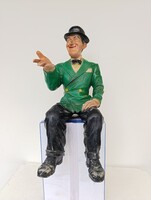 Retro szobor bútor Stan és Pan film figurák egyike festett plasztik ülő sérült 913 6327