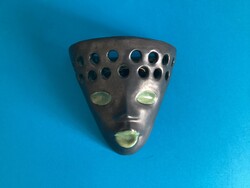 Kerámia fali maszk ( Kiss Roóz Ilona ? ) .