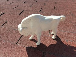 Antik porcelán bölény figura – Victoria Czechoslovakia