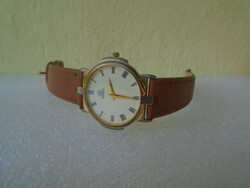 Gucci ffi öltöny óra