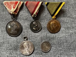 4db Kitüntetés (ezüst vitézségi, Horthy) és ezüst pénz