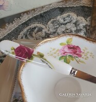 Porcelán nyelű desszertes kis villa