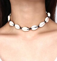 White real shell adjustable Necklace. Brand new can be adjustable size