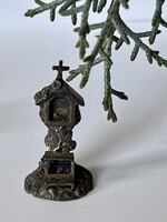 Antik bécsi bronz miniatűr kegyhely / útmenti kereszt kis paddal gyűjtői darab Vienna 1800/1900