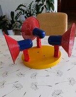 Ritka, 80-as évekbeli posztmodern Memphis stílusú mennyezeti lámpa.
