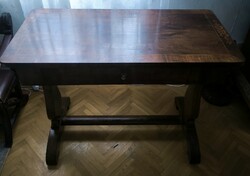 Biedermeier intarziàs fiókos íróasztal konzol àllvàny 1880-kb , dekoráció kellék film színház