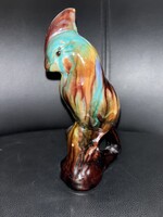 Színes papagáj figura