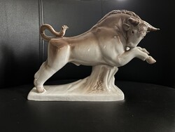 Polonne Porcelain Factory 20. század közepi porcelán bika