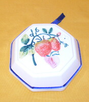 Szamócás porcelán sütőforma, falidísz