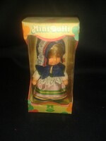 Mini Dolli népviseletes baba / eredeti dobozában /