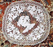 BACCHUS SZECESSZIÓS TERÍTÓ MADEIRA HÍMZETT + VERT CSIPKE ASZTALKÖZÉP MAGYAR APRÓLÉKOS KÉZIMUNKA