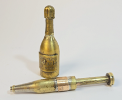 Antik pezsgő reklám / reklámtárgy  különlegességek - pezsgősüveg formájú sószóró és töltőceruza