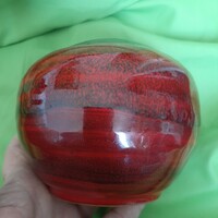 Sötét vörös, vérvörös és fekete szép kerámia váza