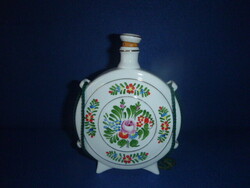 Hollóházi porcelán kulacs .