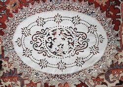 SZECESSZIÓS OVÁL TERÍTÓ MADEIRA ANGYAL HÍMZETT + VERT CSIPKE ASZTALKÖZÉP MAGYAR APRÓLÉKOS KÉZIMUNKA