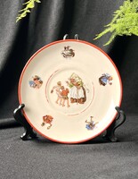 Antik Zsolnay porcelán gyermek tányér mese jelenetes Jancsi és Juliska Piroska és a farkas Kiskacsa