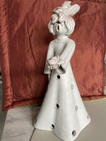 Buday Ágota rózsát kínáló hölgy kerámia figura