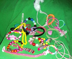 Retro csajos játékcsomag játék bizsuk gyöngyök ékszerek sok darab EGYBEN a képek szerint 1.