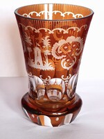 Borostyán színű kézzel csiszolt antik kehely, váza