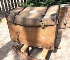 Antik nagy méretű jelzett M. Würzl & Söhne régi hajókoffer hajóláda utazóláda