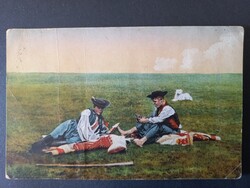 Régi grafikus képeslap - Élet a Hortobágyon - Szórakozó gulyások 1921