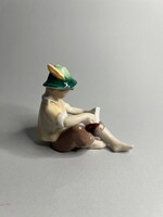 Kőbányai, drasche olvasó fiú figura, Balogh Béla tervezte