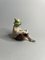 Kőbányai, drasche olvasó fiú figura, Balogh Béla tervezte