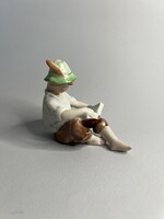 Ritkább kőbányai, drasche olvasó fiú figura, Balogh Béla tervezte