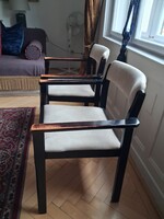 Erős,  design karfás szék eladó Margit hídnál,  2 db , 30000 ft /db