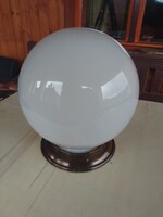 Retro nagyméretű mennyezeti lámpa.