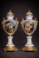 Sévres stílusú fehér porcelán váza