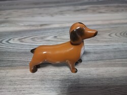 Porcelán tacskó figura