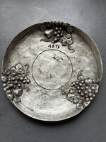 Tömör ón, SKS ZINN 95%, kb. 1836-ból, antik német tál, tányér, szőlőmotívummal gravírozva