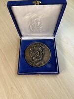 GÁTI GÁBOR (Munkácsy-díjas szobrász)-szignózott(391g)Szent-Györgyi Albert bronz plakett -