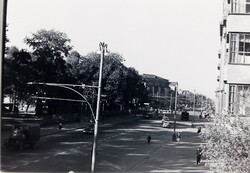 Régi fotónegatív 1960-as évek Leningrád szovjet utcakép troli autók széles sugárút 260401