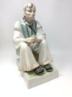 Zsolnay jelzett szalonnázó paraszt, nagy méretű porcelán szobor (33 cm) RZ